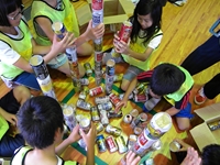 空き缶積み